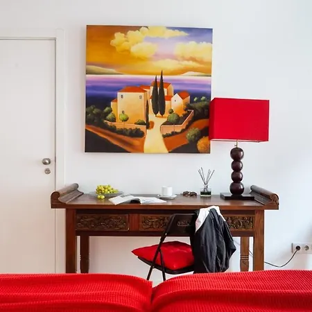 Apartment Plum Guide - The Sentinel Lisbon